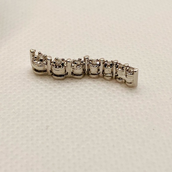 EUC Sterling Silver Journey Diamond Pendant - Picture 3 of 15